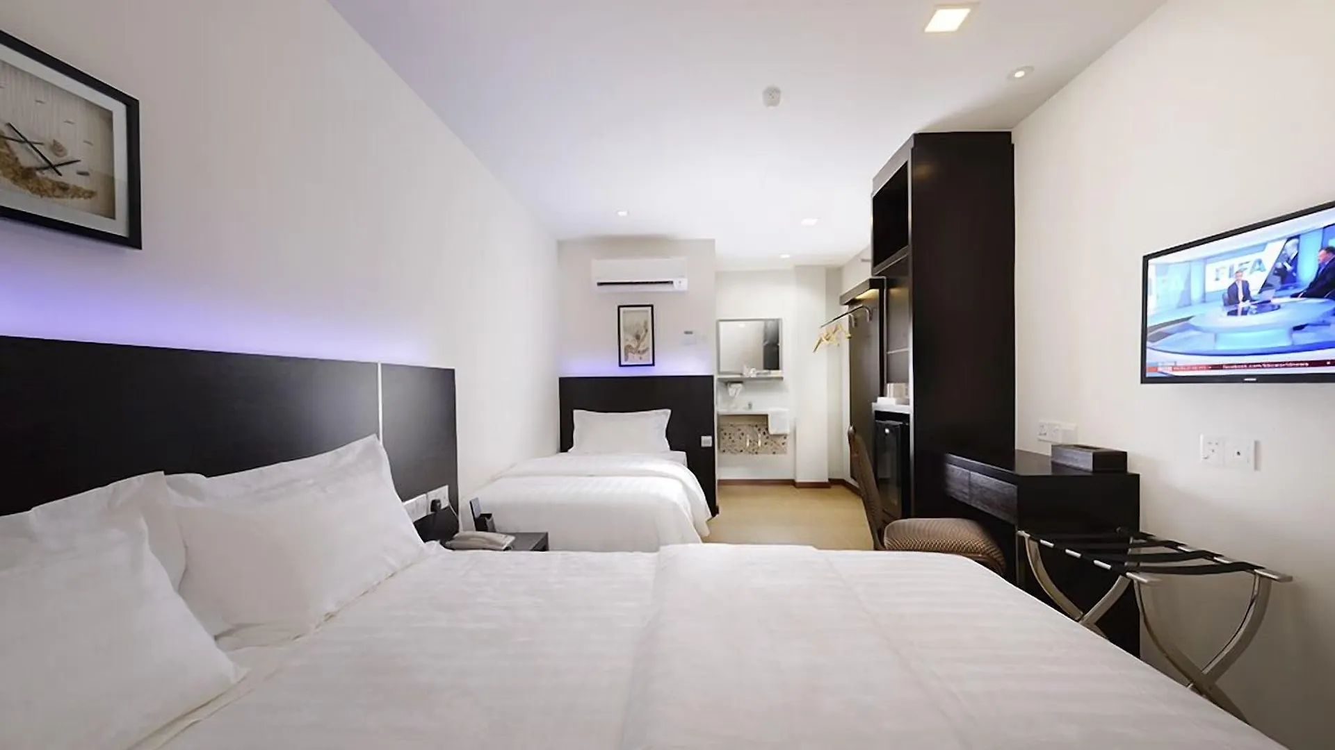 **  E-Red Hotel Bandar Perda Bukit Mertajam Malesia